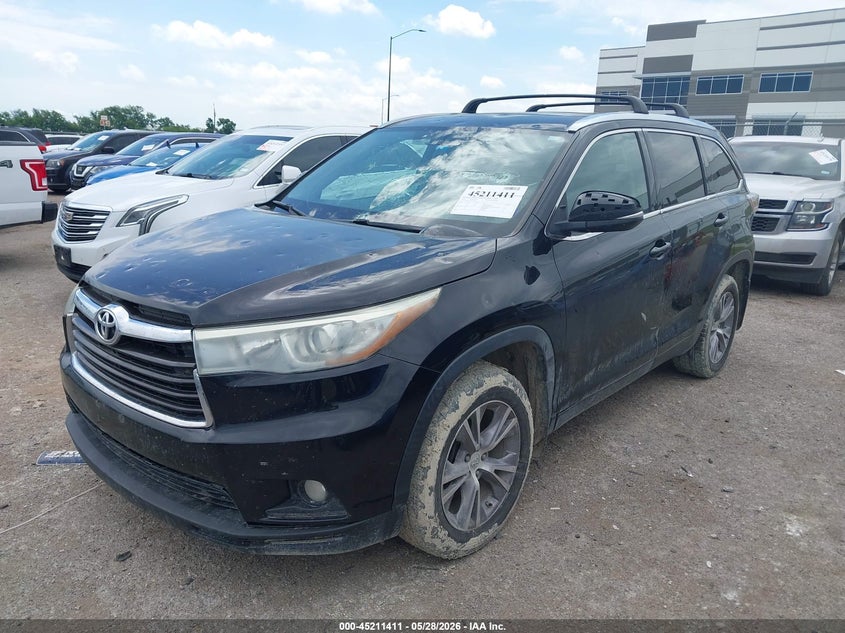 2015 Toyota Highlander VIN 5TDJKRFH7FS107407 IAAI salvage auction — HAIL, Salvage Title, sold $3,700 on 2026-07-28 (photo 2)