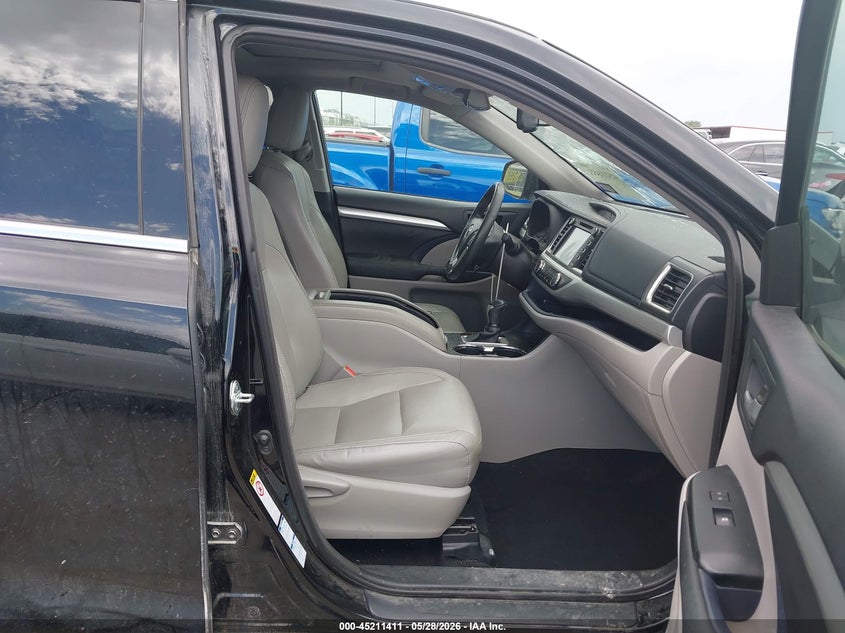 2015 Toyota Highlander VIN 5TDJKRFH7FS107407 IAAI salvage auction — HAIL, Salvage Title, sold $3,700 on 2026-07-28 (photo 5)