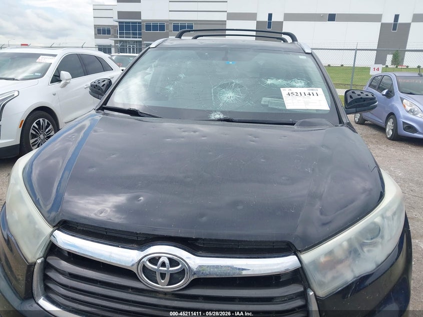 2015 Toyota Highlander VIN 5TDJKRFH7FS107407 IAAI salvage auction — HAIL, Salvage Title, sold $3,700 on 2026-07-28 (photo 6)