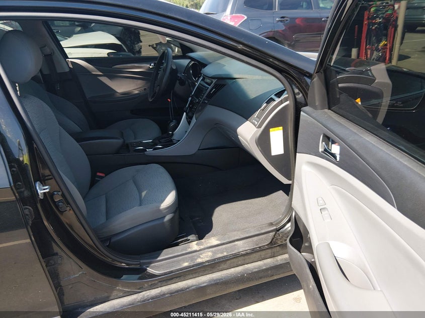 2014 Hyundai Sonata VIN KMHEC4A45EA116667 IAAI salvage auction — LEFT FRONT, Salvage Title, sold $650 on 2026-07-08 (photo 5)