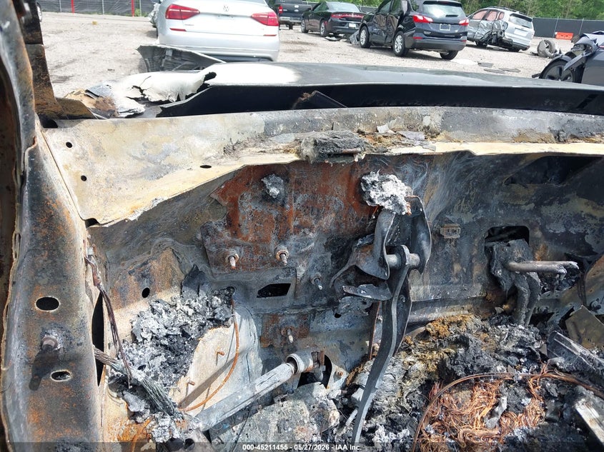 2015 Land rover Range rover evoque VIN SALVP2BG0FH964690 IAAI salvage auction — BURN, Salvage Title, sold $200 on 2026-07-15 (photo 7)