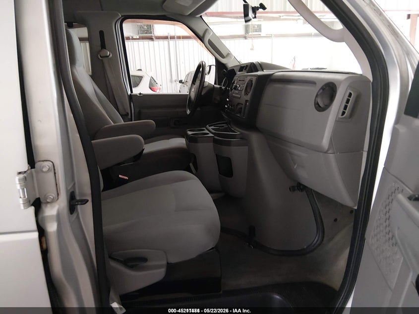 2012 Ford E-350 VIN 1FBNE3BL6CDA61158 IAAI salvage auction — NORMAL WEAR, Sf97 (North Carolina), sold $8,850 on 2026-08-13 (photo 5)