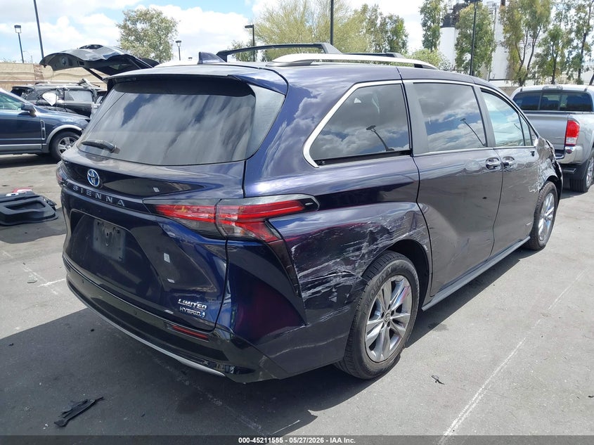2021 Toyota Sienna VIN 5TDZRKECXMS044120 IAAI salvage auction — SIDE, Salvage Title, sold $10,100 on 2026-07-31 (photo 4)