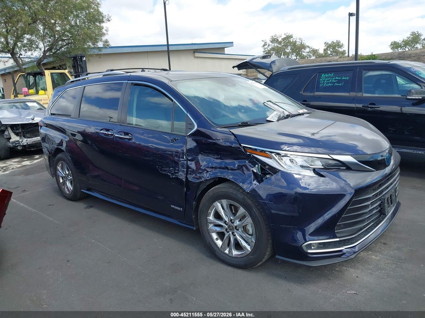 2021 Toyota Sienna VIN 5TDZRKECXMS044120 IAAI salvage auction — SIDE, Salvage Title, sold $10,100 on 2026-07-31 (photo 6)