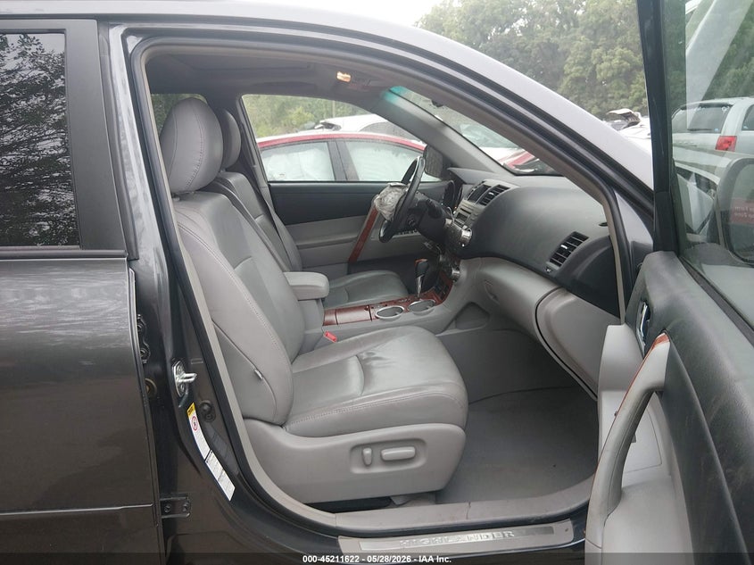 2010 Toyota Highlander VIN 5TDDK3EH6AS040206 IAAI salvage auction — FRONT END, Salvage (Kansas), sold $2,175 on 2026-07-08 (photo 5)