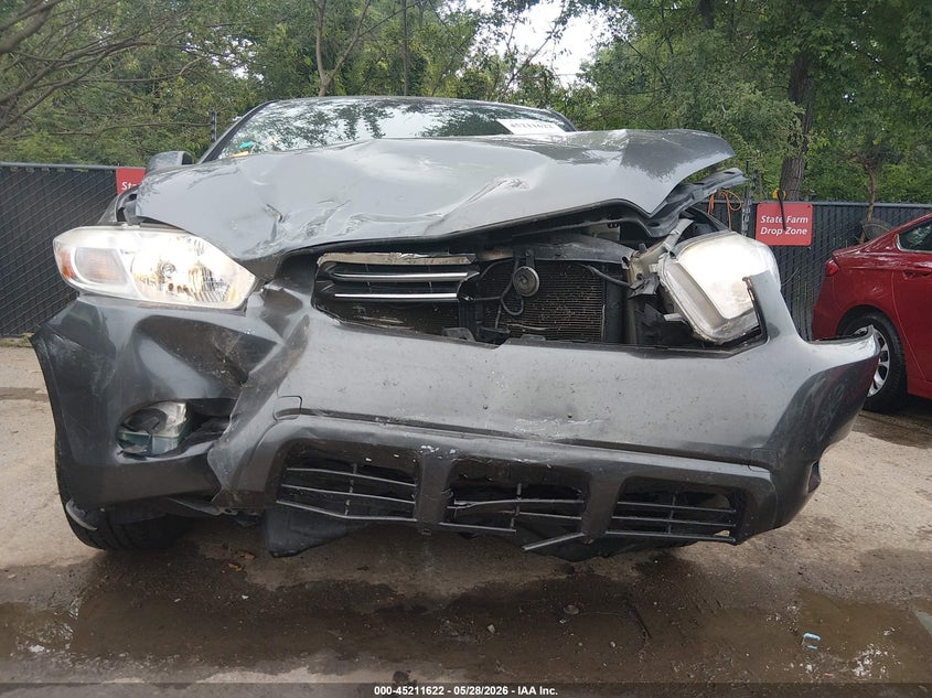 2010 Toyota Highlander VIN 5TDDK3EH6AS040206 IAAI salvage auction — FRONT END, Salvage (Kansas), sold $2,175 on 2026-07-08 (photo 6)