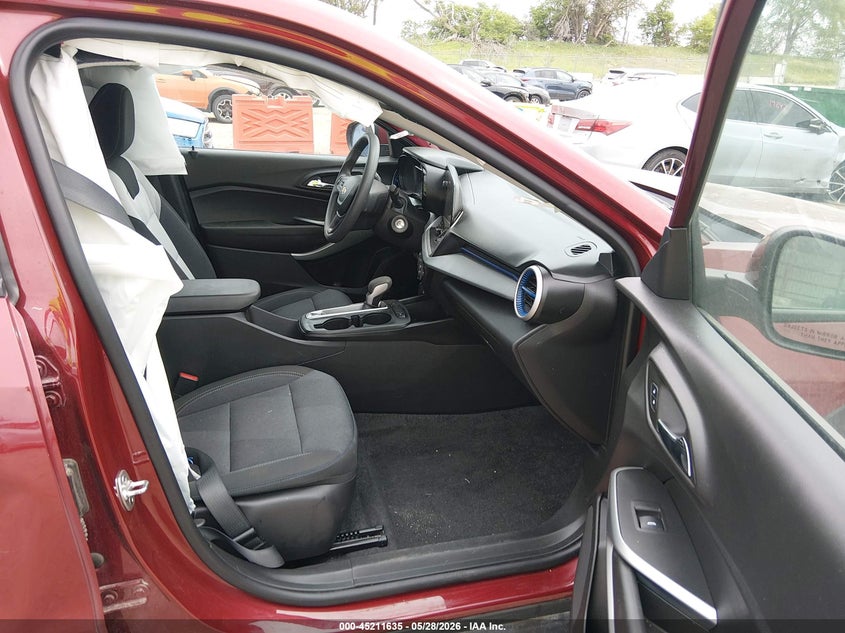 2025 Chevrolet Trax VIN KL77LFEPXSC155409 IAAI salvage auction — RIGHT SIDE, Salvage Title, sold $4,700 on 2026-07-16 (photo 5)