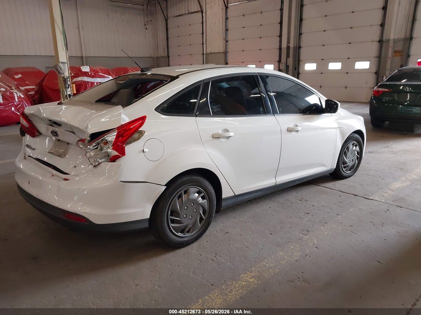 2013 Ford Focus VIN 1FADP3F25DL382253 IAAI salvage auction — REAR END, Salvage (Oregon), sold $100 on 2026-07-09 (photo 4)