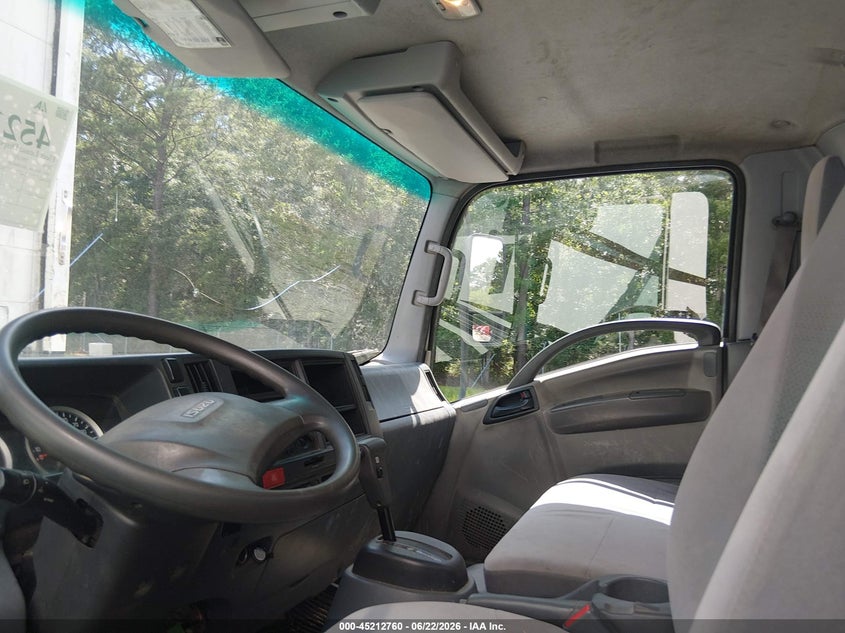 2018 Isuzu Npr VIN JALC4W160J7009618 IAAI salvage auction — NORMAL WEAR, Clear (Florida), sold $10,450 on 2026-07-14 (photo 3)