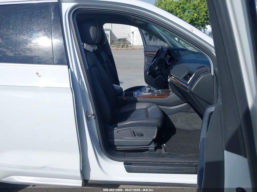 2019 Audi Q5 VIN WA1ANAFY8K2125760 IAAI salvage auction — RIGHT FRONT, Salvage Title, sold $4,550 on 2026-07-13 (photo 5)