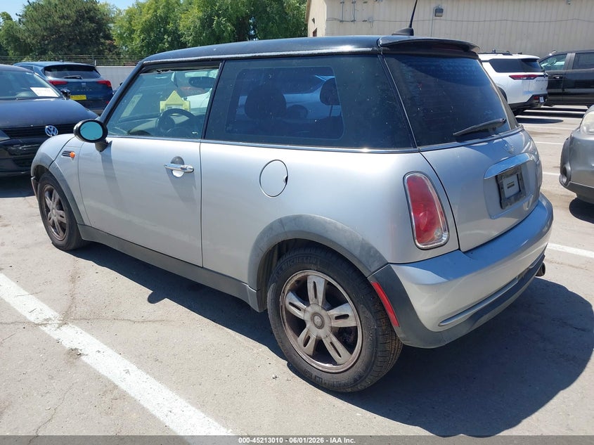 2006 Mini Cooper VIN WMWRC33576TK94217 IAAI salvage auction — NORMAL WEAR, Salvage (California), sold $325 on 2026-07-28 (photo 3)