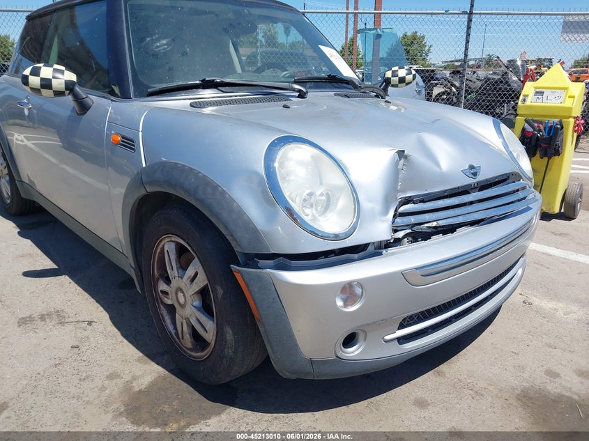 2006 Mini Cooper VIN WMWRC33576TK94217 IAAI salvage auction — NORMAL WEAR, Salvage (California), sold $325 on 2026-07-28 (photo 6)