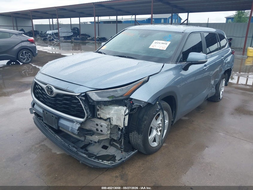 2023 Toyota Highlander VIN 5TDKDRAH1PS500374 IAAI salvage auction — FRONT & REAR, Salvage Title, sold $8,200 on 2026-07-29 (photo 2)