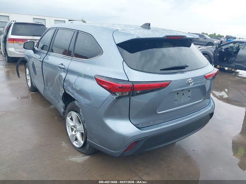 2023 Toyota Highlander VIN 5TDKDRAH1PS500374 IAAI salvage auction — FRONT & REAR, Salvage Title, sold $8,200 on 2026-07-29 (photo 3)