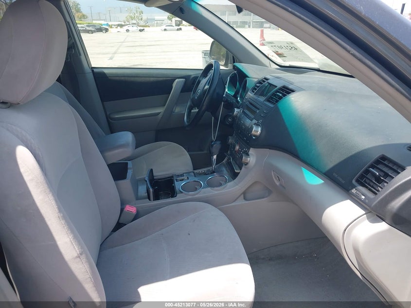 2010 Toyota Highlander VIN JTEZA3EHXA2012016 IAAI salvage auction — LEFT FRONT, Salvage (California), sold $1,800 on 2026-07-07 (photo 5)