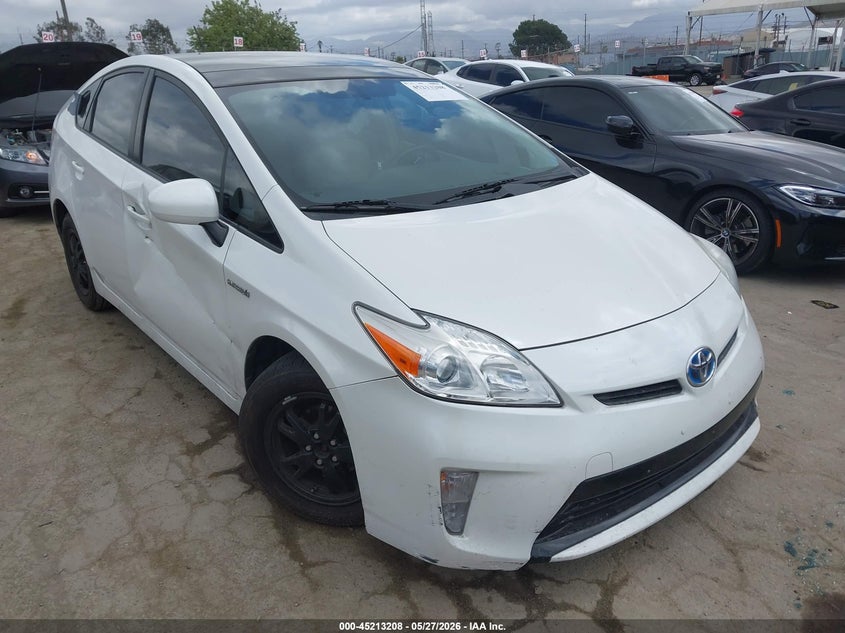 2013 Toyota Prius VIN JTDKN3DU8D5632777 IAAI salvage auction — SIDE, Salvage Title, sold $3,550 on 2026-08-02 (photo 1)