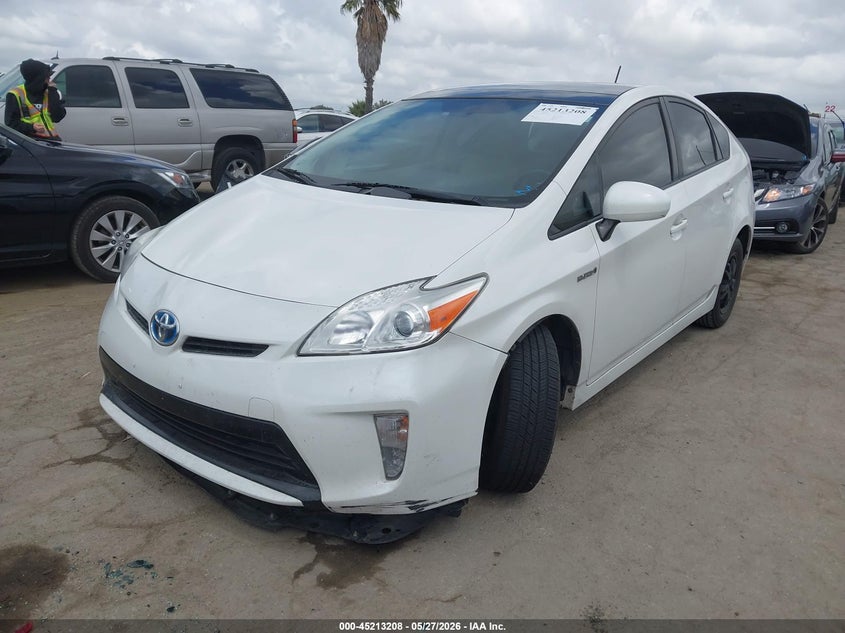 2013 Toyota Prius VIN JTDKN3DU8D5632777 IAAI salvage auction — SIDE, Salvage Title, sold $3,550 on 2026-08-02 (photo 2)