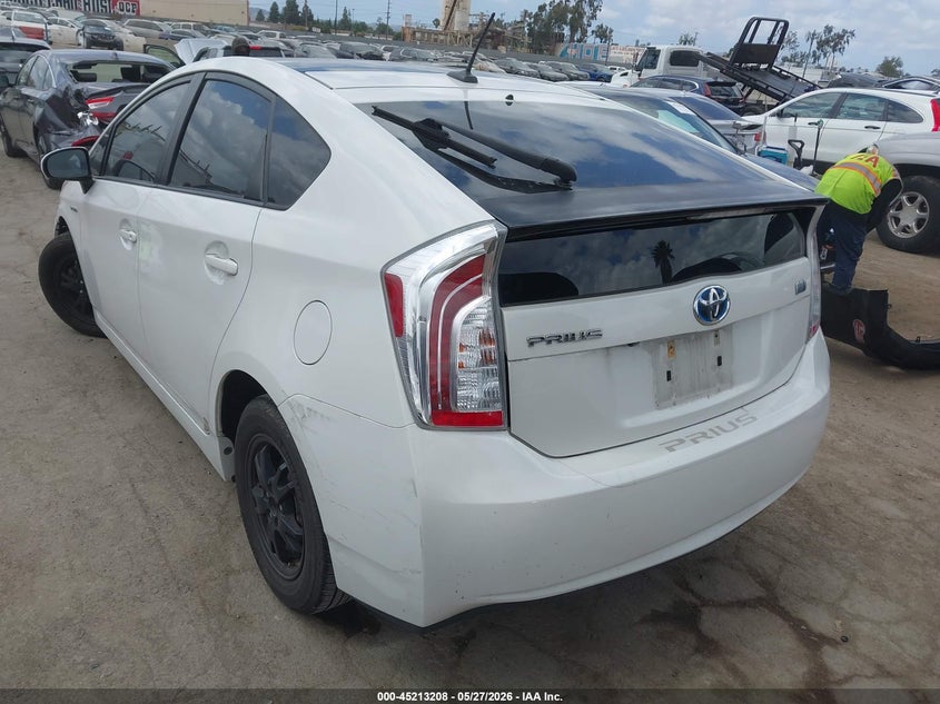 2013 Toyota Prius VIN JTDKN3DU8D5632777 IAAI salvage auction — SIDE, Salvage Title, sold $3,550 on 2026-08-02 (photo 3)