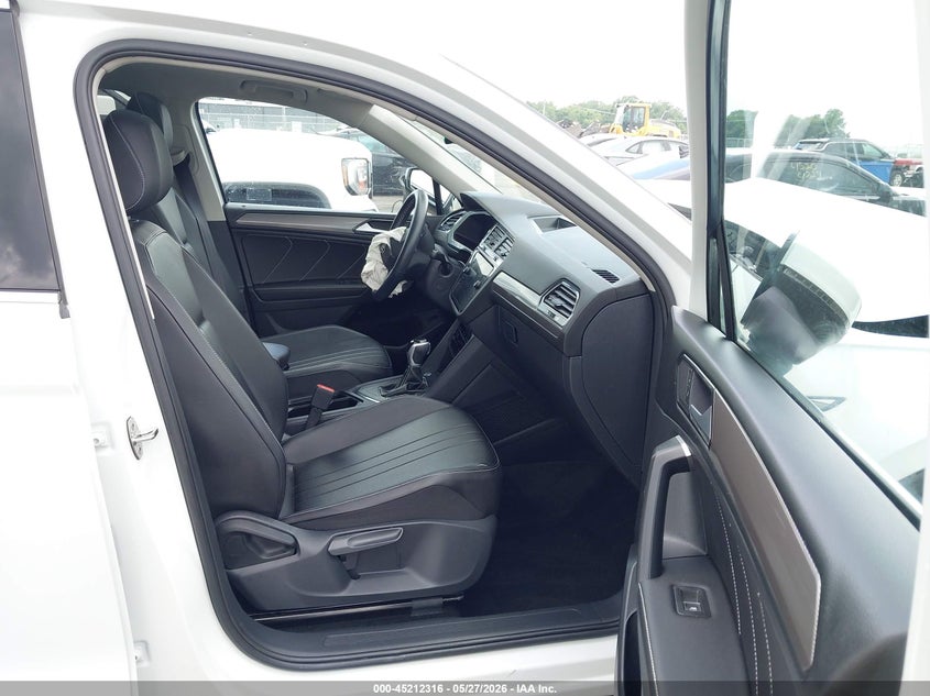 2024 Volkswagen Tiguan VIN 3VVNB7AX5RM117265 IAAI salvage auction — LEFT FRONT, Salvage (Missouri), sold $7,500 on 2026-07-30 (photo 5)