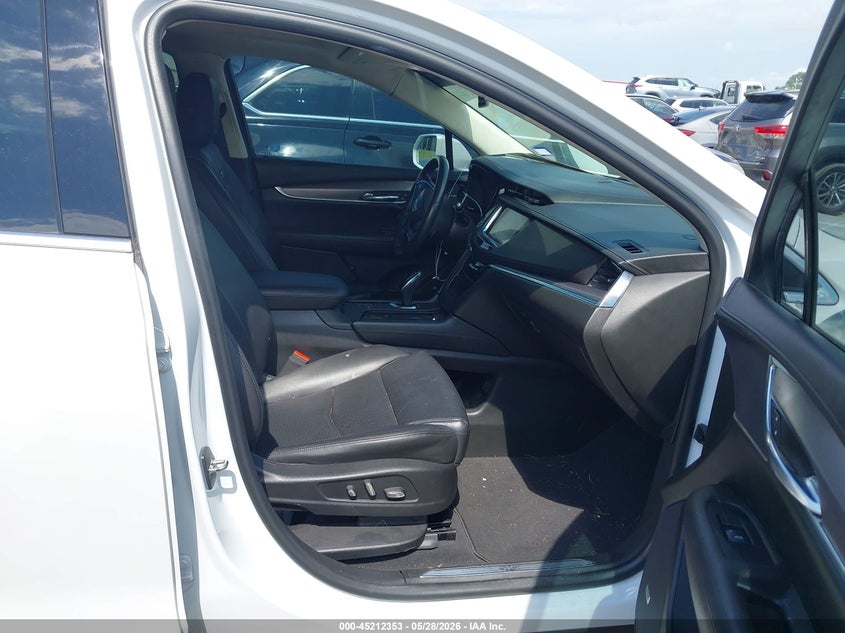 2017 Cadillac Xt5 VIN 1GYKNERS8HZ104281 IAAI salvage auction — HAIL, Salvage Title, sold $5,100 on 2026-07-28 (photo 5)