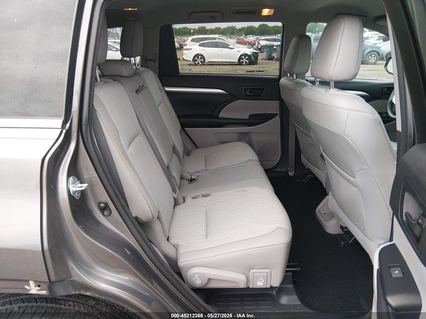 2017 Toyota Highlander VIN 5TDZZRFH2HS197910 IAAI salvage auction — FRONT & REAR, Salvage (Louisiana), sold $6,100 on 2026-07-29 (photo 8)