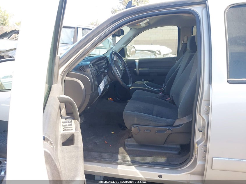 2007 Chevrolet Silverado VIN 1GCHC23K47F512810 IAAI salvage auction — RIGHT FRONT, Salvage Certificate (California), sold $2,075 on 2026-07-31 (photo 5)