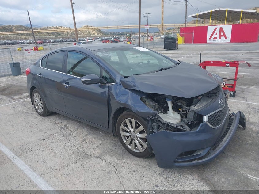 2015 Kia Forte VIN KNAFX4A82F5282233 IAAI salvage auction — FRONT END, Clear (Indiana), sold $425 on 2026-07-08 (photo 1)