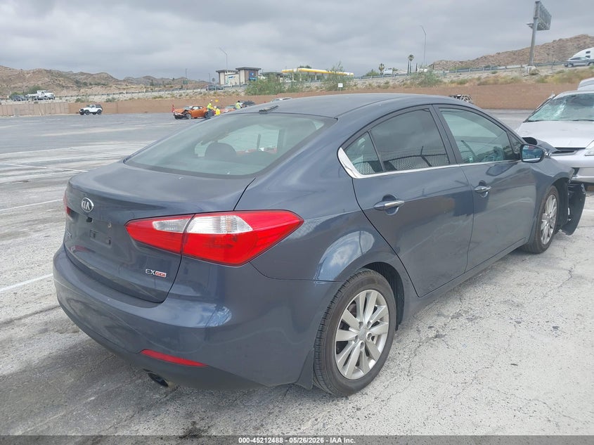 2015 Kia Forte VIN KNAFX4A82F5282233 IAAI salvage auction — FRONT END, Clear (Indiana), sold $425 on 2026-07-08 (photo 4)
