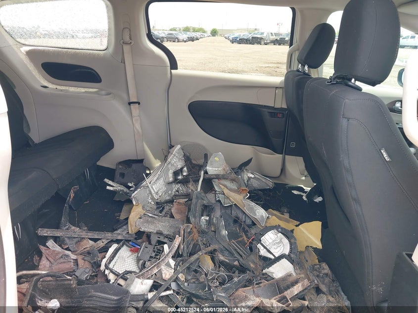 2017 Chrysler Pacifica VIN 2C4RC1DG5HR703591 IAAI salvage auction — ENGINE DAMAGE, Salvage Title, sold $850 on 2026-07-24 (photo 8)