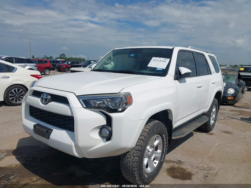 2015 Toyota 4runner VIN JTEZU5JR6F5100858 IAAI salvage auction — RIGHT SIDE, Original (Texas), sold $8,950 on 2026-07-14 (photo 2)