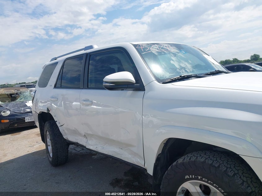2015 Toyota 4runner VIN JTEZU5JR6F5100858 IAAI salvage auction — RIGHT SIDE, Original (Texas), sold $8,950 on 2026-07-14 (photo 6)