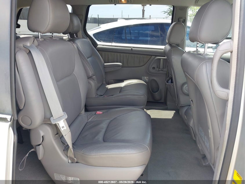 2004 Toyota Sienna VIN 5TDZA22C84S000516 IAAI salvage auction — NORMAL WEAR, Clear (California), sold $25 on 2026-07-29 (photo 8)