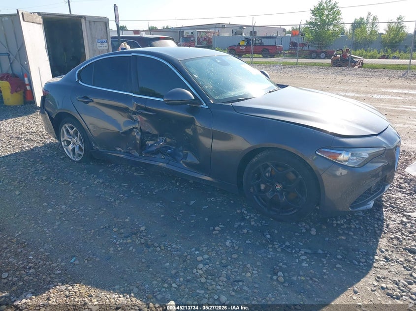 2020 Alfa romeo Giulia VIN ZARFANBN1L7636800 IAAI salvage auction — RIGHT SIDE, Salvage Title, sold $1,900 on 2026-07-09 (photo 1)