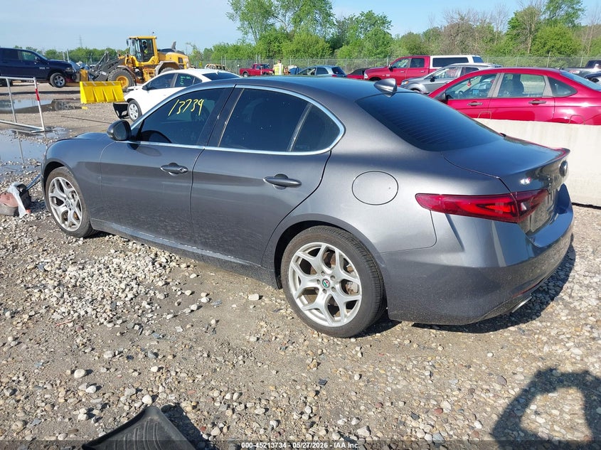 2020 Alfa romeo Giulia VIN ZARFANBN1L7636800 IAAI salvage auction — RIGHT SIDE, Salvage Title, sold $1,900 on 2026-07-09 (photo 3)