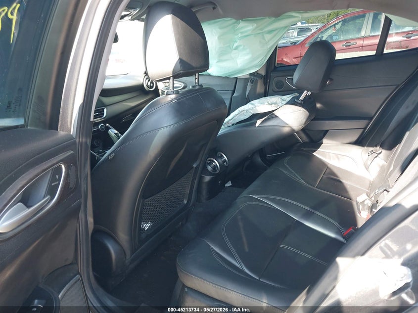2020 Alfa romeo Giulia VIN ZARFANBN1L7636800 IAAI salvage auction — RIGHT SIDE, Salvage Title, sold $1,900 on 2026-07-09 (photo 8)