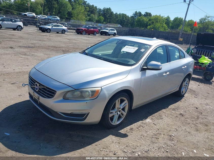 2015 Volvo S60 VIN YV1612TKXF2356897 IAAI salvage auction — NORMAL WEAR, Clear (Massachusetts), sold $500 on 2026-07-24 (photo 2)