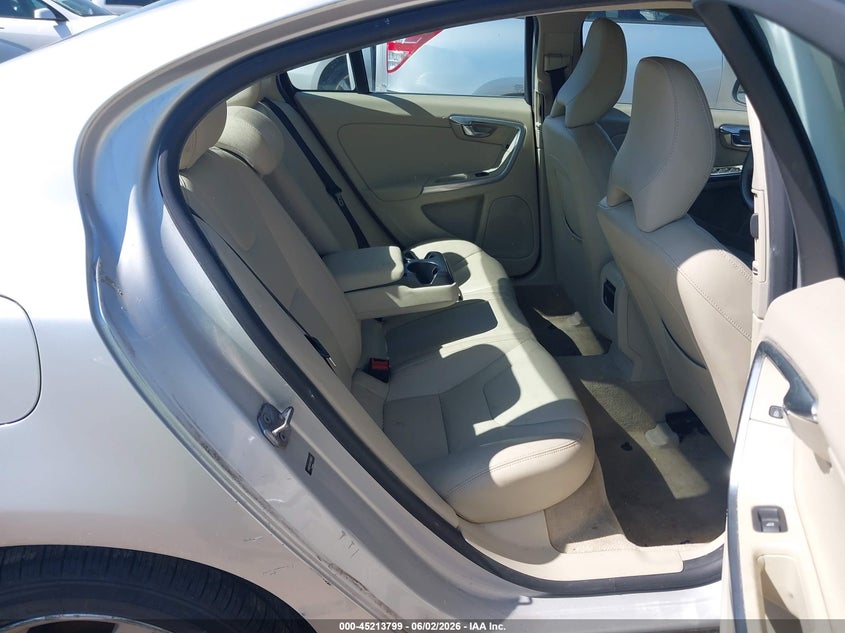2015 Volvo S60 VIN YV1612TKXF2356897 IAAI salvage auction — NORMAL WEAR, Clear (Massachusetts), sold $500 on 2026-07-24 (photo 8)