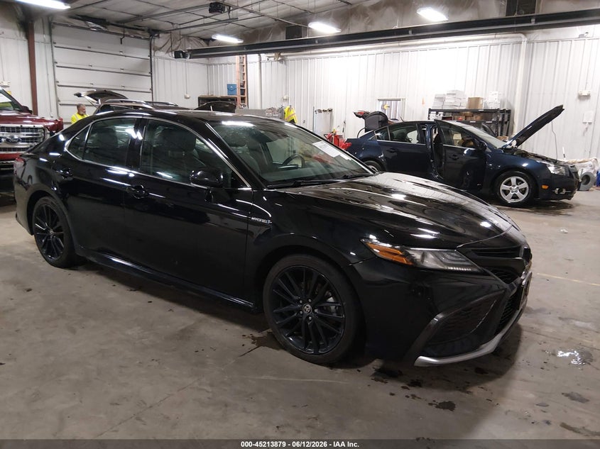 2021 Toyota Camry VIN 4T1K31AK3MU561129 — IAAI salvage auction photo