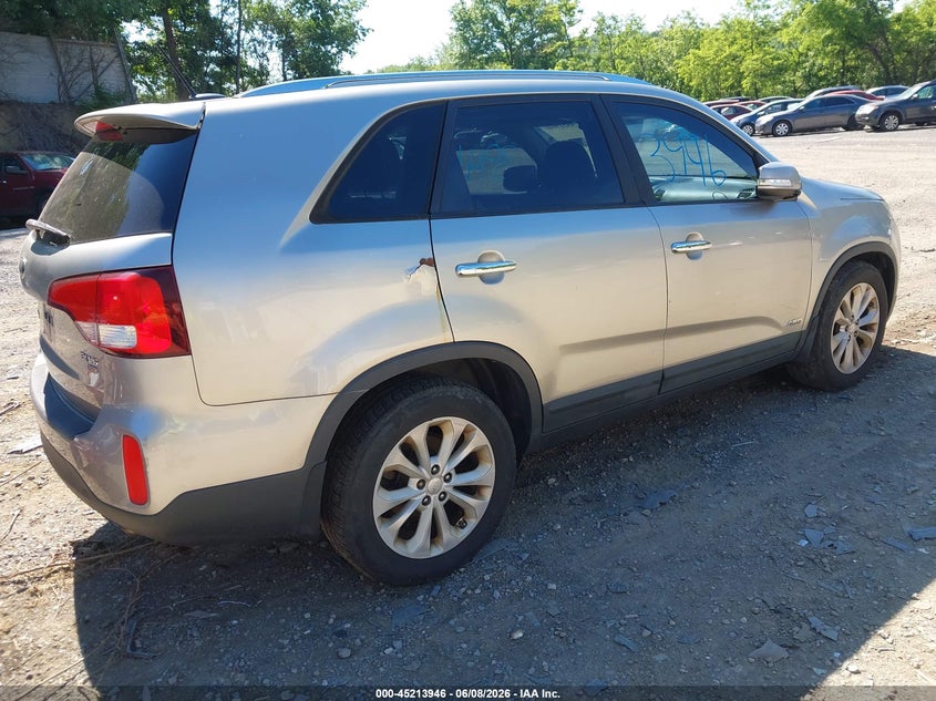 2014 Kia Sorento VIN 5XYKUDA79EG477124 IAAI salvage auction — NORMAL WEAR, Clear (Pennsylvania), sold $1,050 on 2026-07-07 (photo 4)