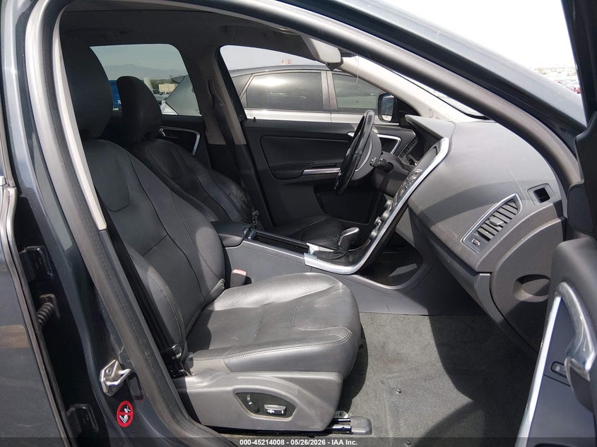 2015 Volvo Xc60 VIN YV440MDC2F2616127 IAAI salvage auction — NORMAL WEAR, Salvage Title, sold $900 on 2026-09-04 (photo 5)