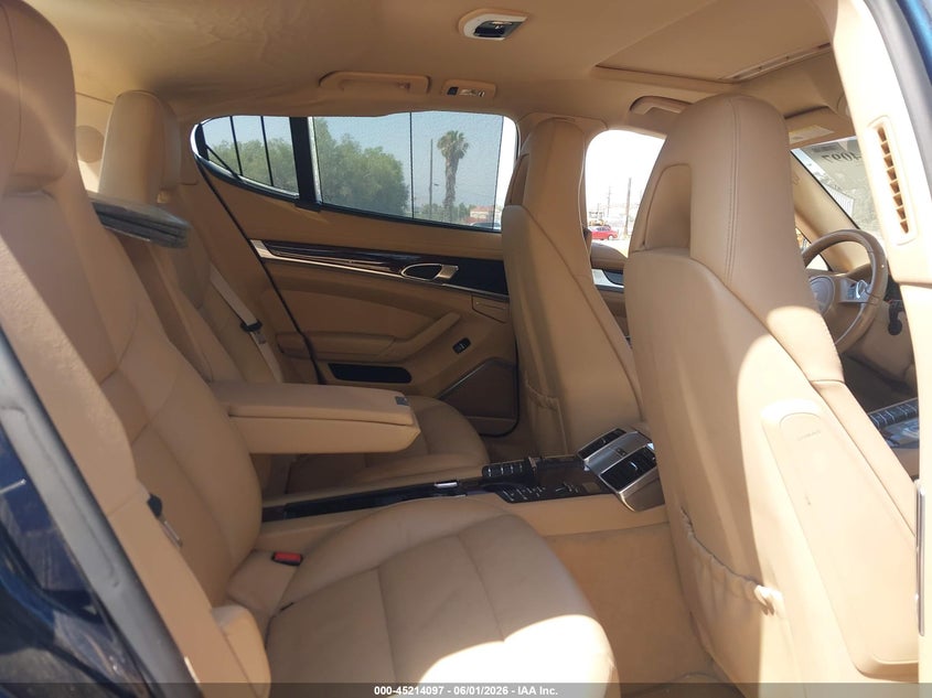 2010 Porsche Panamera VIN WP0AB2A79AL062793 IAAI salvage auction — NORMAL WEAR, Salvage (Texas), sold $1,100 on 2026-08-18 (photo 8)
