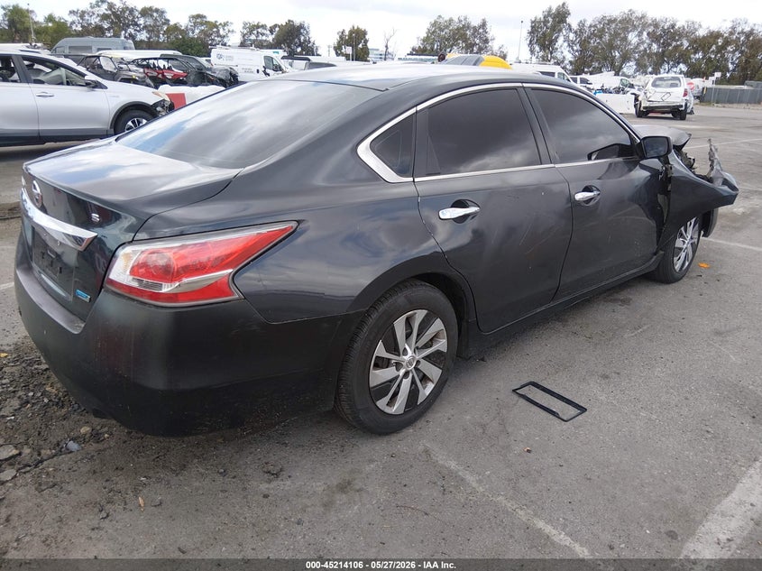 2014 Nissan Altima VIN 1N4AL3AP4EN230486 IAAI salvage auction — NORMAL WEAR, Salvage (California), sold $500 on 2026-07-09 (photo 4)
