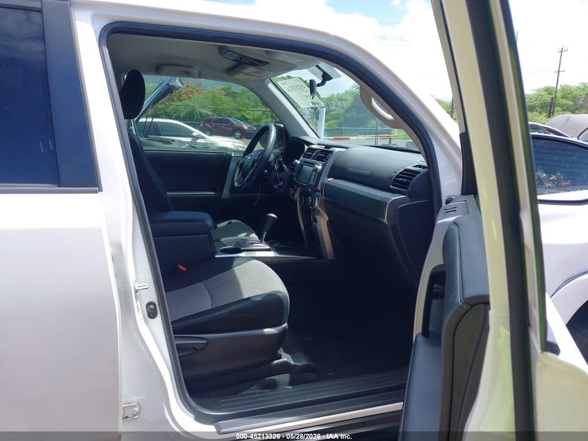 2014 Toyota 4runner VIN JTEZU5JR4E5080060 IAAI salvage auction — RIGHT FRONT, Clear (Hawaii), sold $7,400 on 2026-07-23 (photo 5)