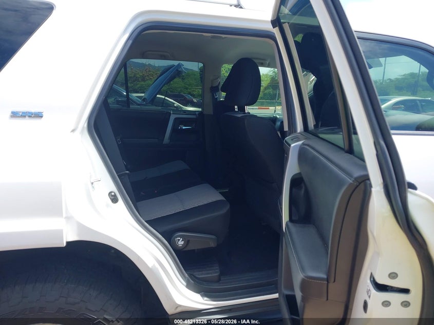 2014 Toyota 4runner VIN JTEZU5JR4E5080060 IAAI salvage auction — RIGHT FRONT, Clear (Hawaii), sold $7,400 on 2026-07-23 (photo 8)