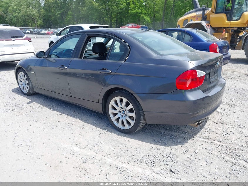 2006 BMW 3er VIN WBAVD13516KV05918 IAAI salvage auction — NORMAL WEAR, Clear (New York), sold $600 on 2026-07-07 (photo 3)