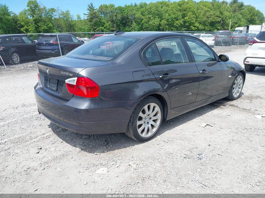2006 BMW 3er VIN WBAVD13516KV05918 IAAI salvage auction — NORMAL WEAR, Clear (New York), sold $600 on 2026-07-07 (photo 4)