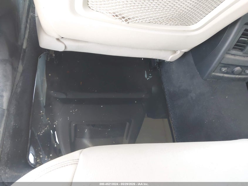 2015 BMW 3er VIN WBA3X9C58FD868427 IAAI salvage auction — FRESH WATER, Salvage Title, sold $350 on 2026-07-28 (photo 6)