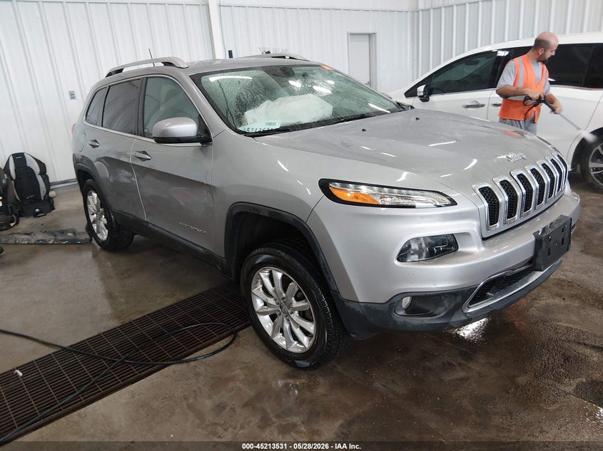 2017 Jeep Cherokee VIN 1C4PJMDB5HW520024 IAAI salvage auction — LEFT FRONT, Salvage Title, sold $725 on 2026-07-28 (photo 1)