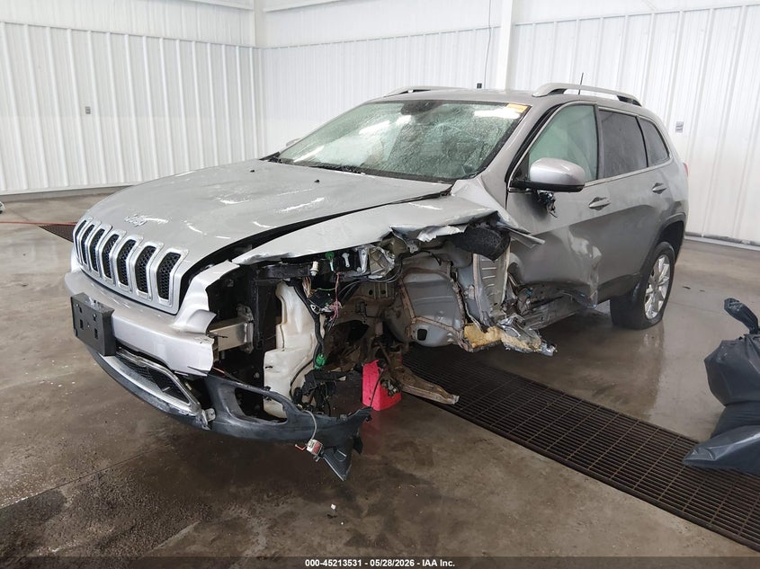 2017 Jeep Cherokee VIN 1C4PJMDB5HW520024 IAAI salvage auction — LEFT FRONT, Salvage Title, sold $725 on 2026-07-28 (photo 2)