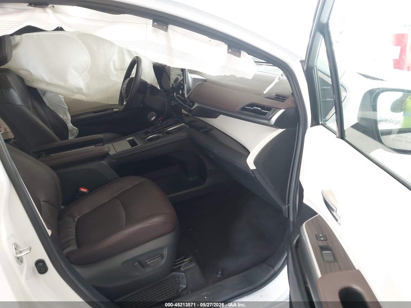 2024 Toyota Sienna VIN 5TDESKFC6RS147379 IAAI salvage auction — SIDE, Salvage Title, sold $13,200 on 2026-07-15 (photo 5)